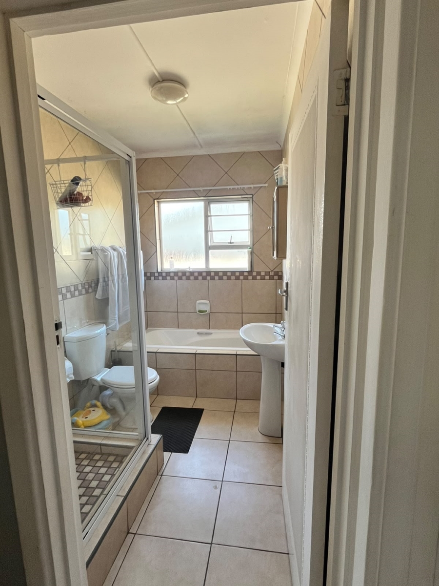 To Let 2 Bedroom Property for Rent in Abbotsford Eastern Cape